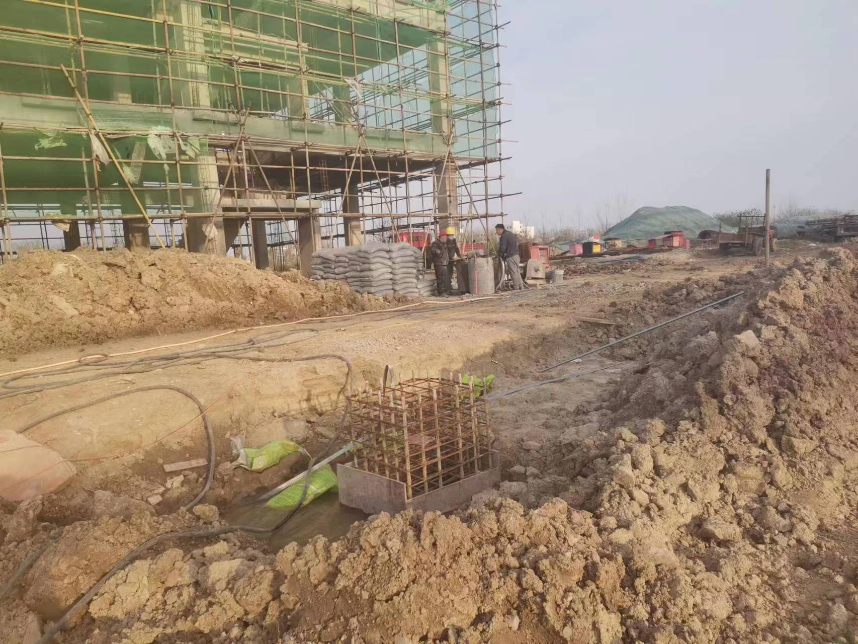 东兰当桥梁出现裂缝的时候应该及时加固修补